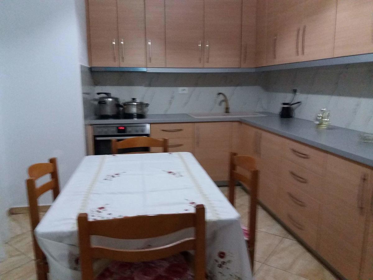 Zeta'S Apartments Sarande Bagian luar foto