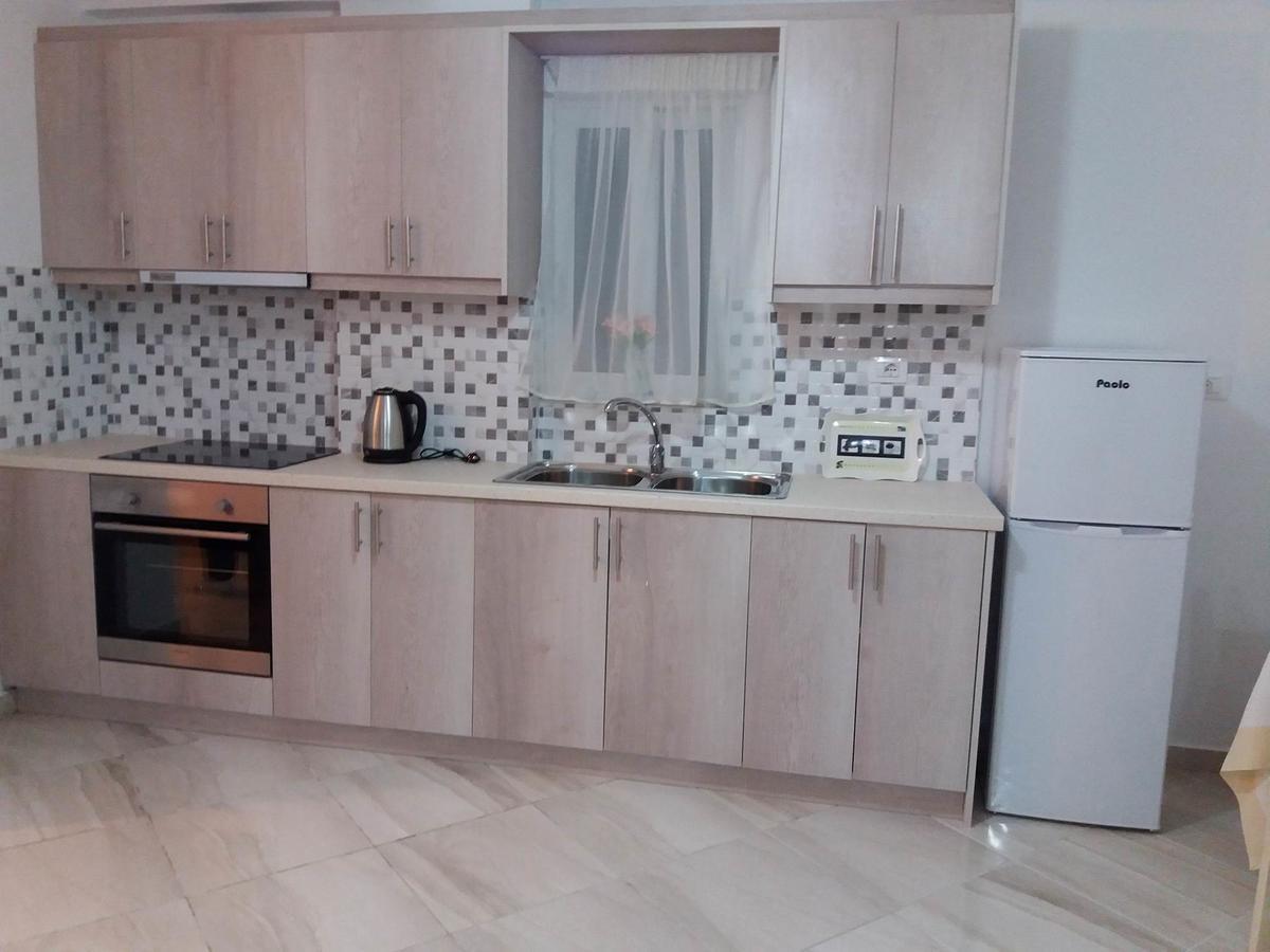 Zeta'S Apartments Sarande Bagian luar foto