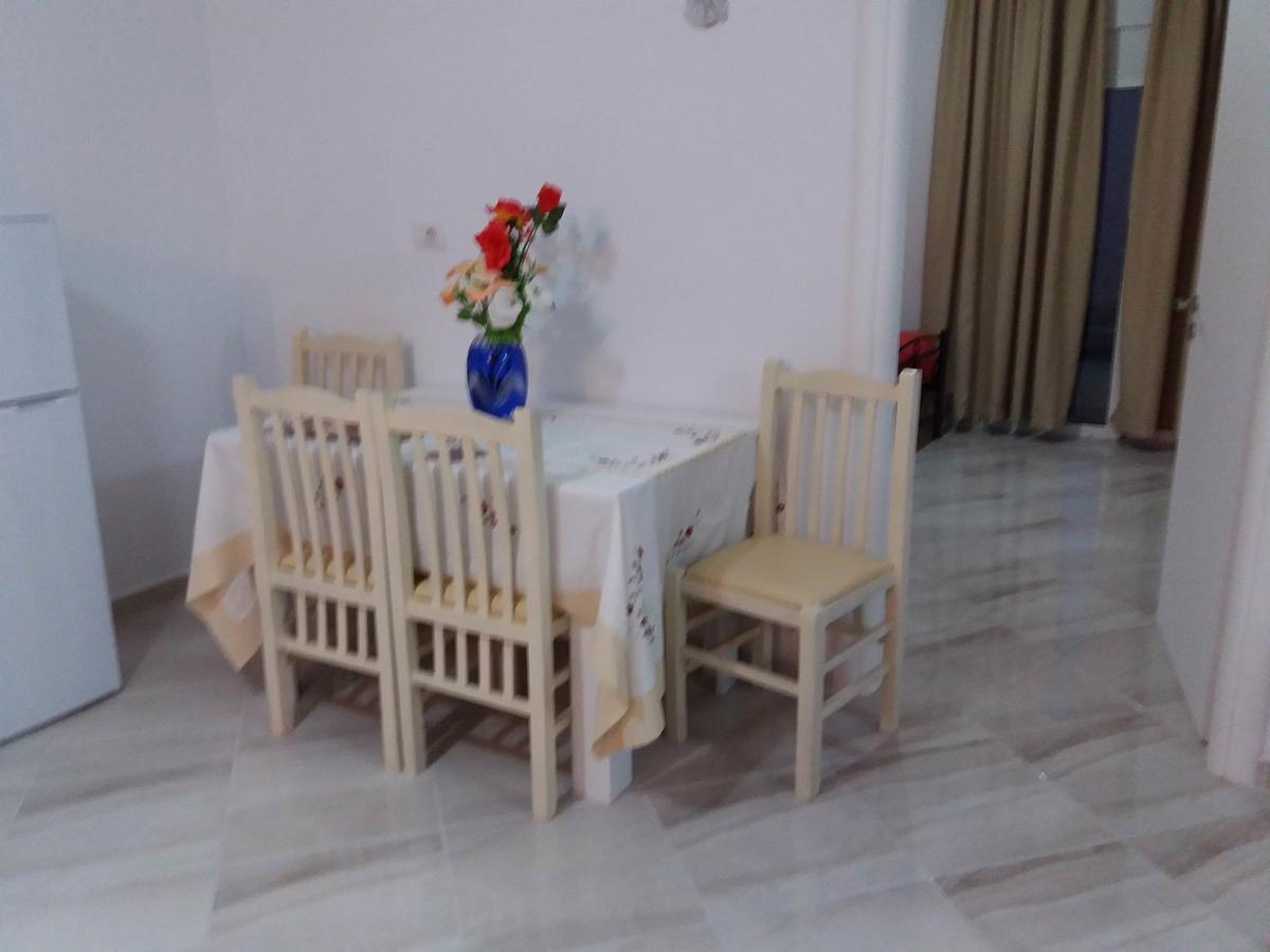 Zeta'S Apartments Sarande Bagian luar foto
