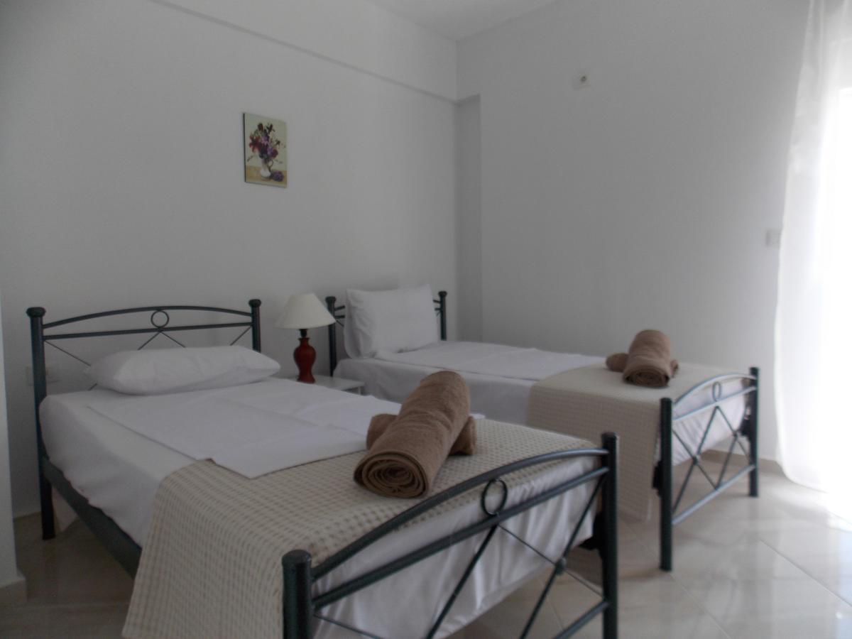 Zeta'S Apartments Sarande Bagian luar foto