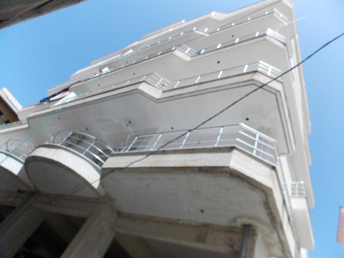 Zeta'S Apartments Sarande Bagian luar foto