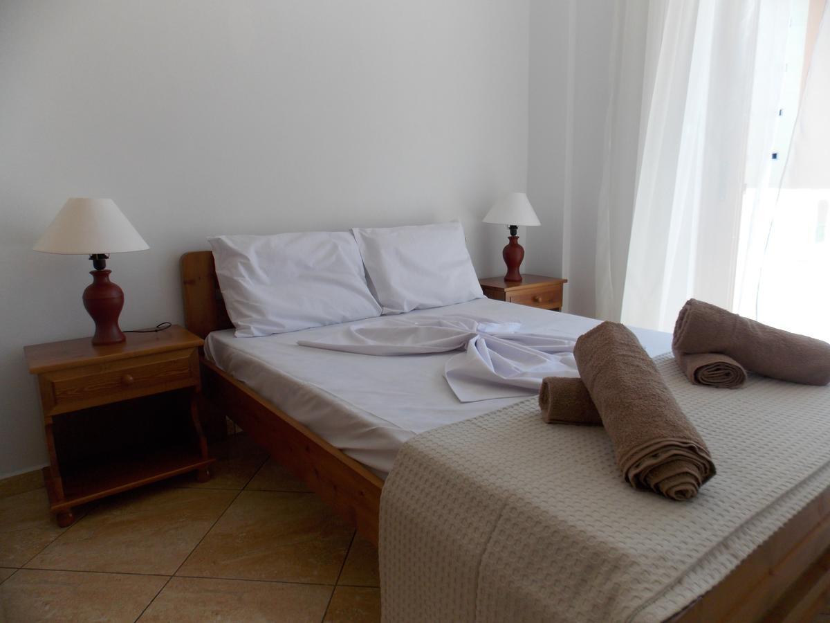 Zeta'S Apartments Sarande Bagian luar foto