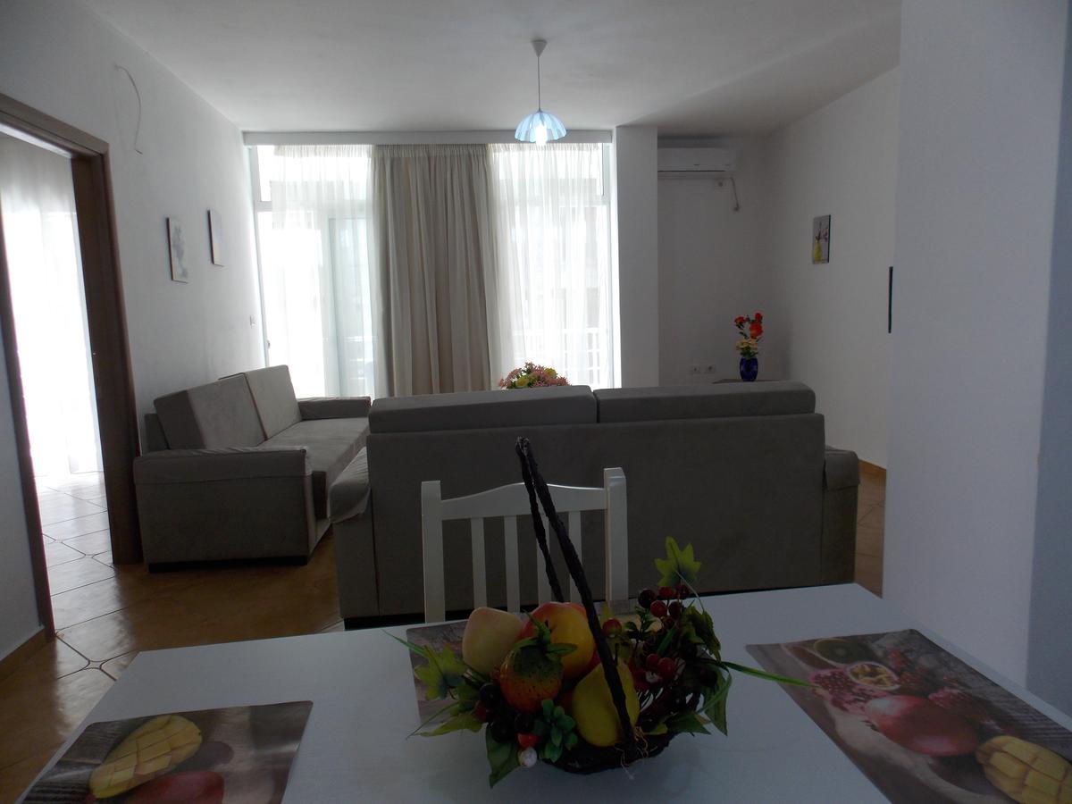 Zeta'S Apartments Sarande Bagian luar foto