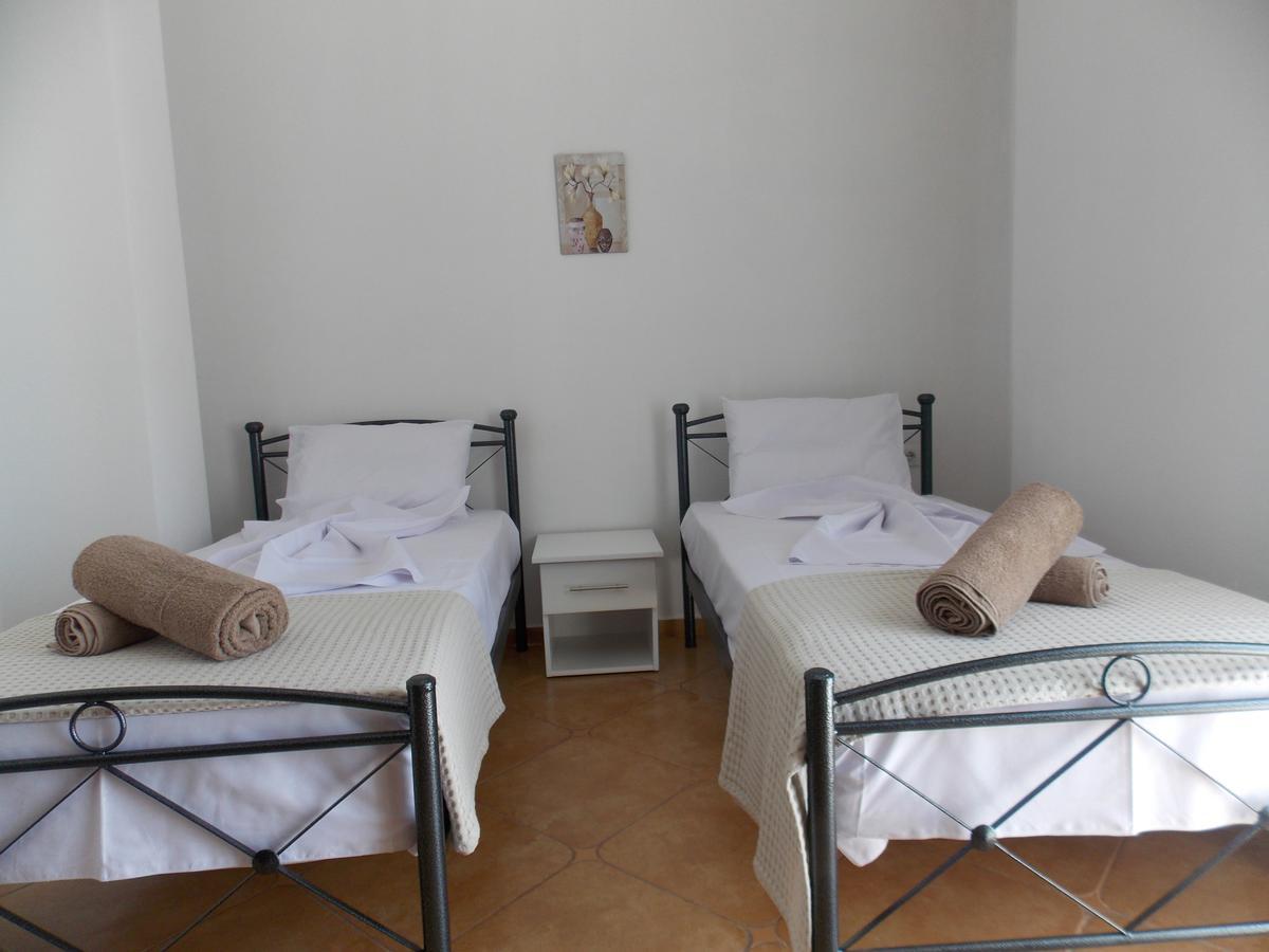 Zeta'S Apartments Sarande Bagian luar foto