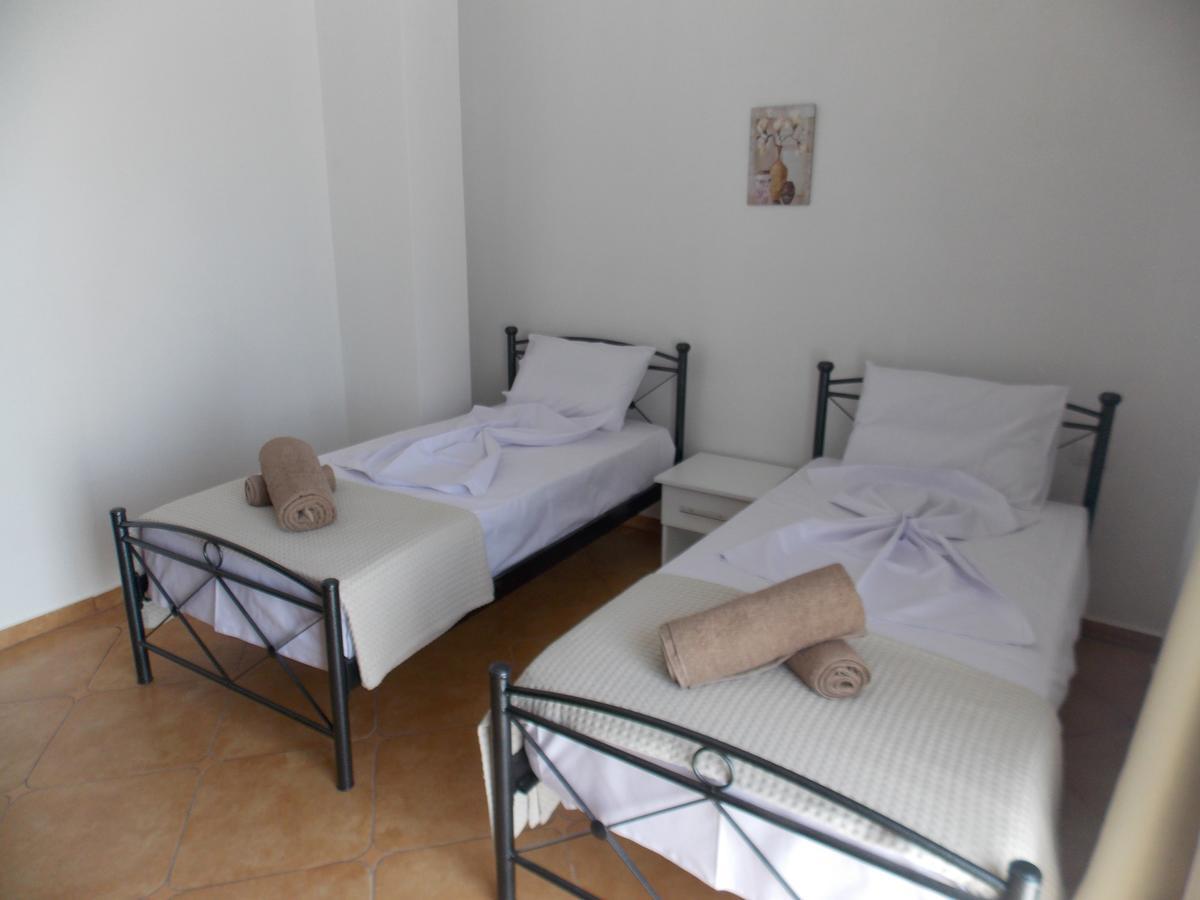 Zeta'S Apartments Sarande Bagian luar foto