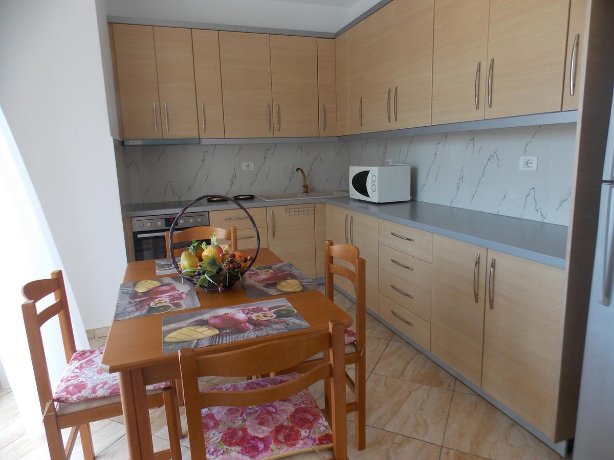 Zeta'S Apartments Sarande Bagian luar foto