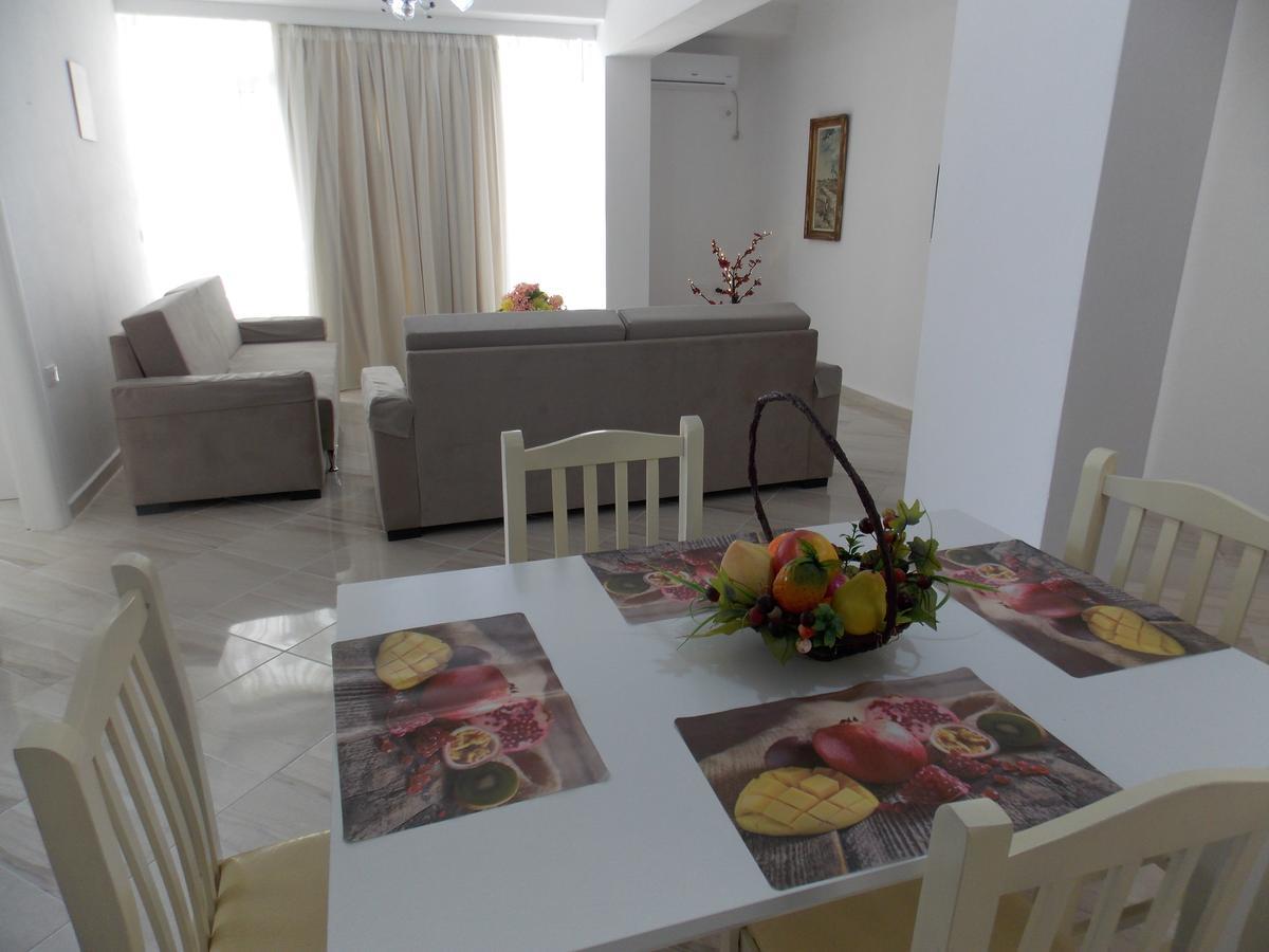 Zeta'S Apartments Sarande Bagian luar foto
