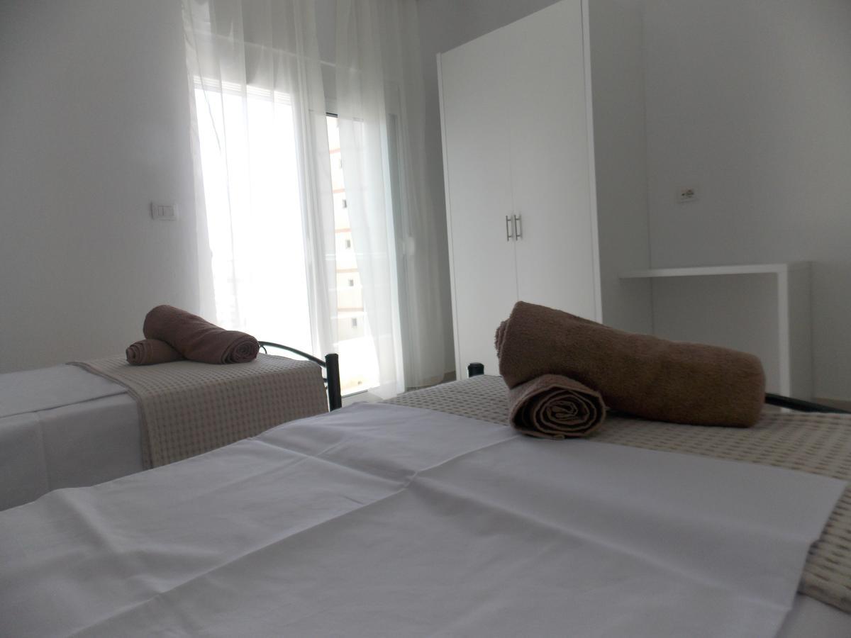 Zeta'S Apartments Sarande Bagian luar foto
