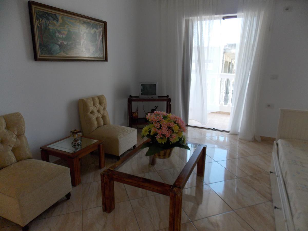 Zeta'S Apartments Sarande Bagian luar foto