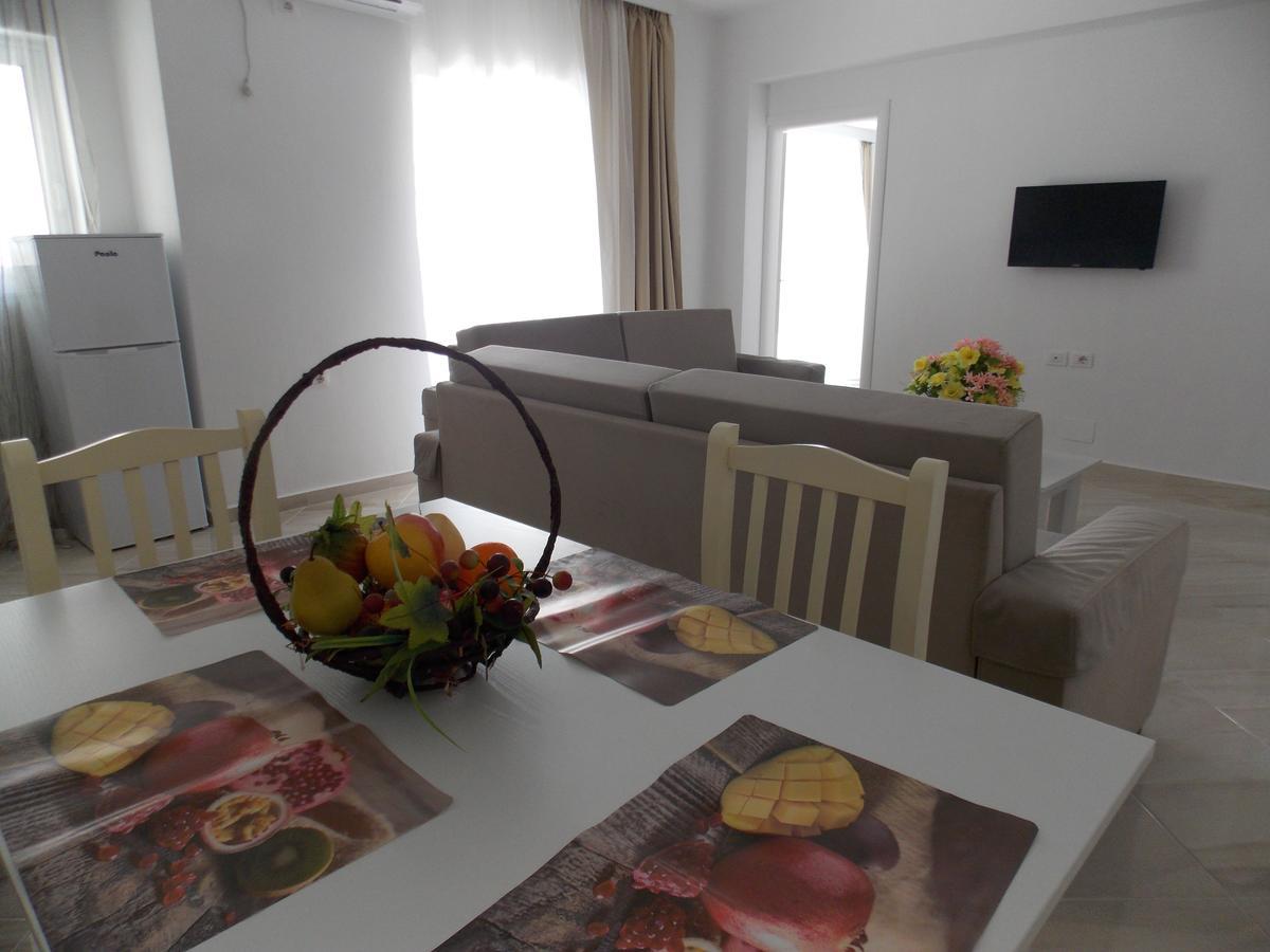 Zeta'S Apartments Sarande Bagian luar foto